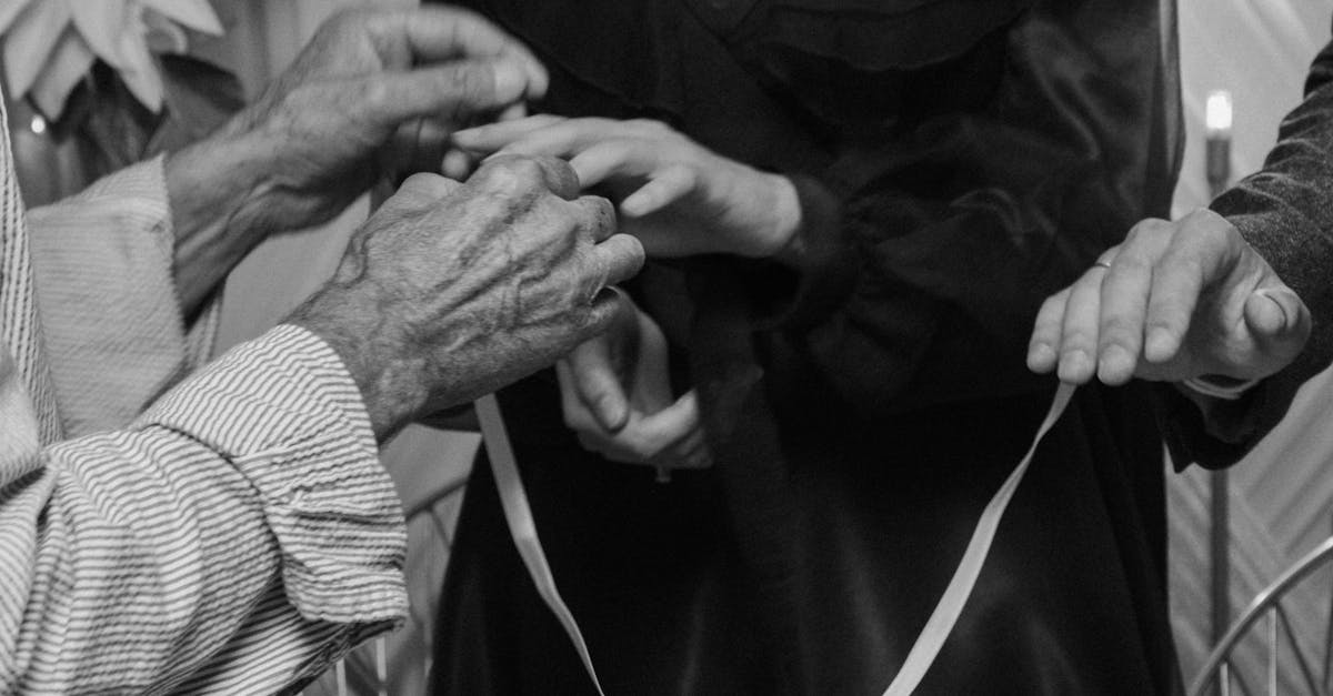 ¿Qué significa 'muchas manos hacen el trabajo ligero'?