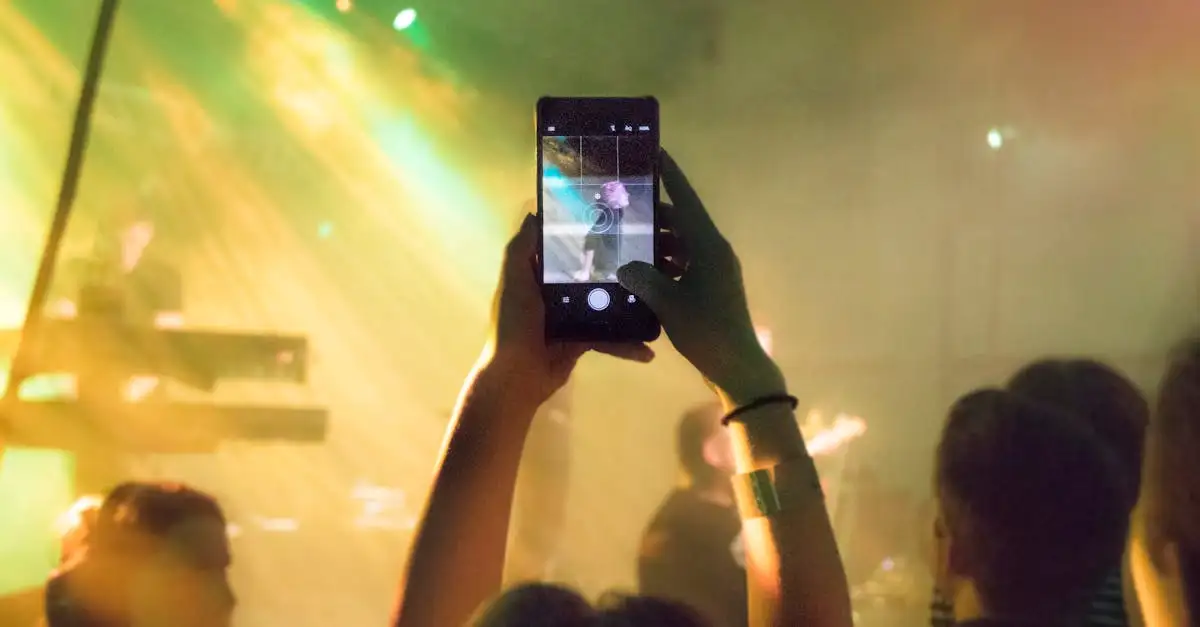 ¿Cómo conectan las redes sociales con el público en video en vivo?