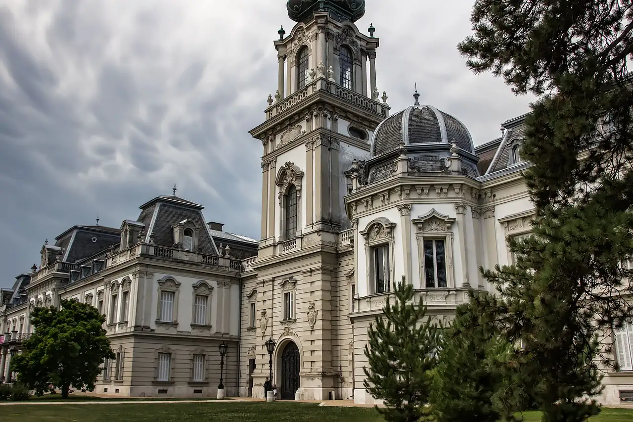 ¿Cuáles son los museos más bellos en edificios históricos de España?