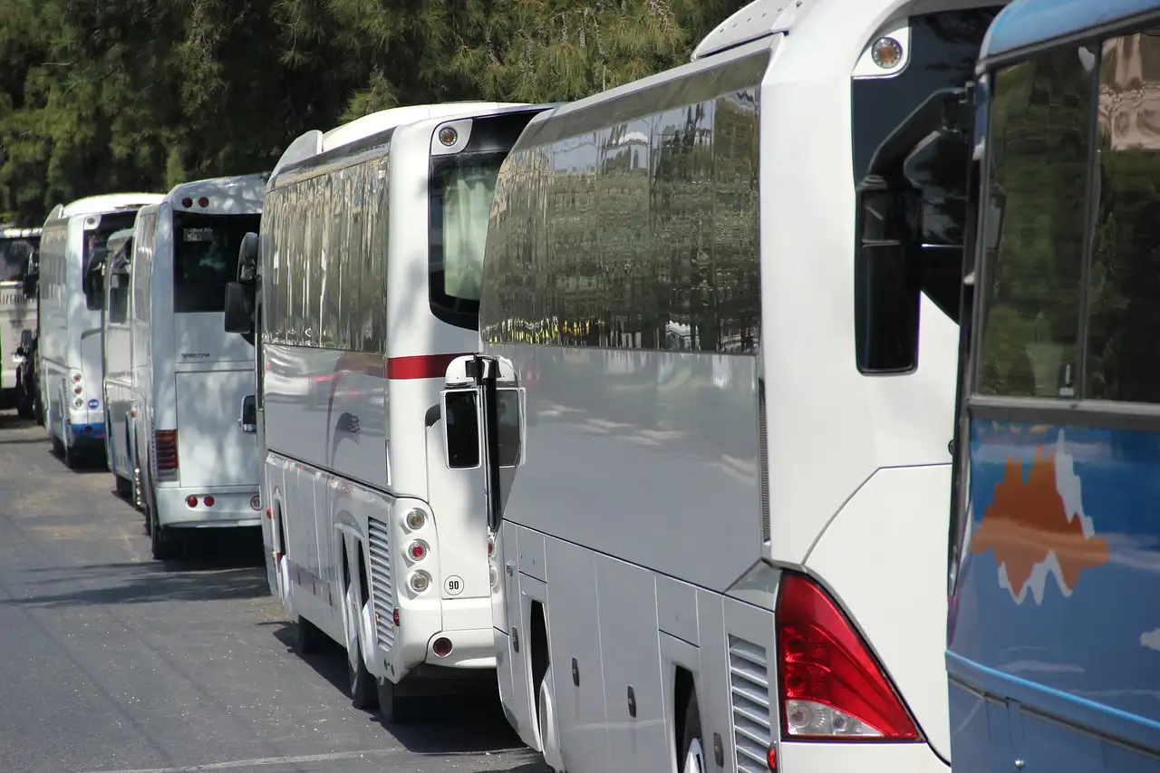 ¿Influyeron los autobuses en el transporte público del siglo XX?