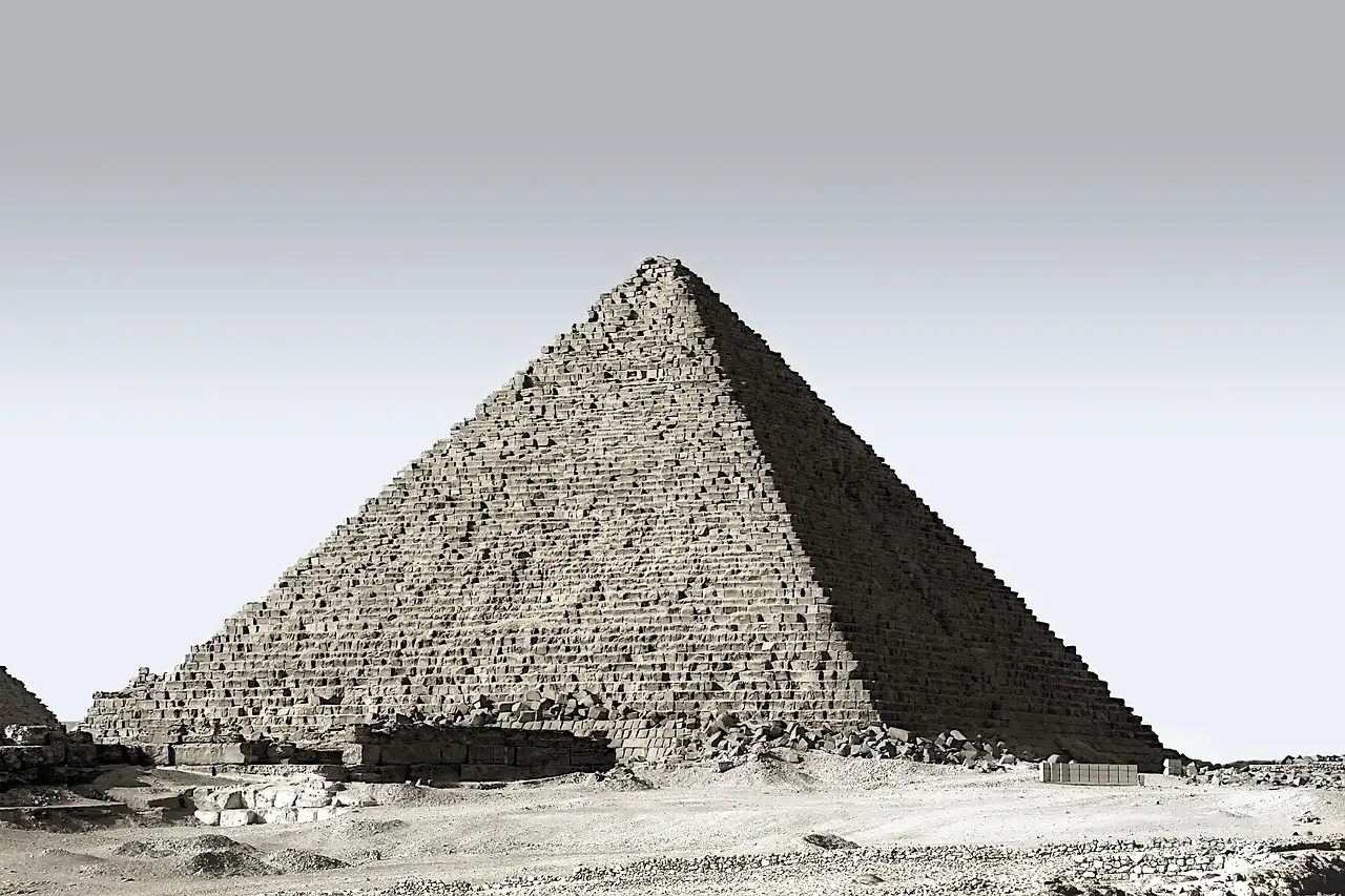 ¿Sabes qué ciudad de Egipto alberga las pirámides?