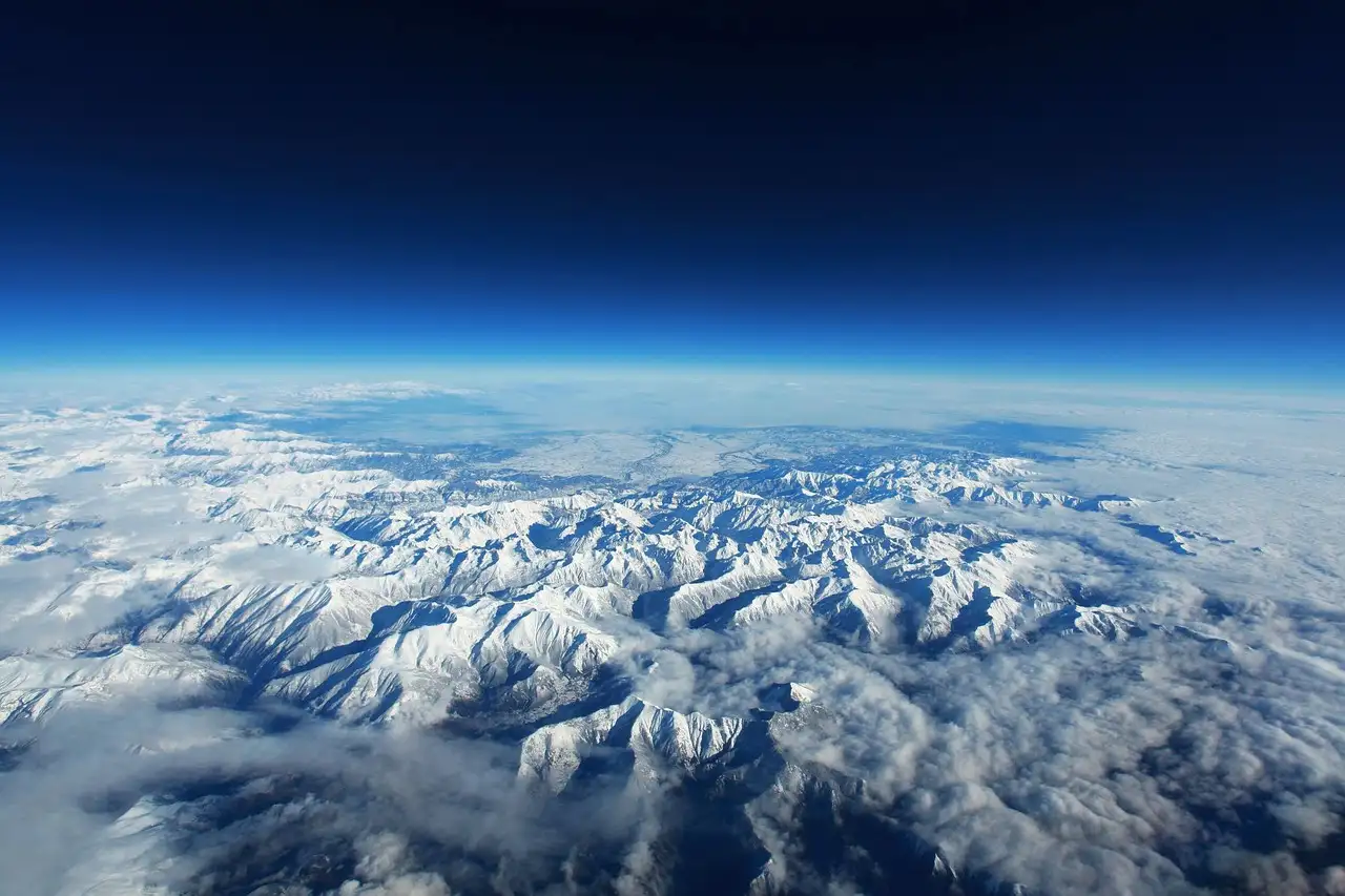 ¿Qué cordillera divide Francia y España? Descúbrelo aquí.