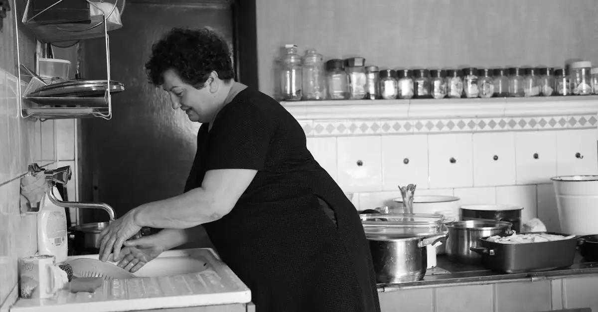 ¿Cómo destapar un fregadero con bicarbonato y vinagre?