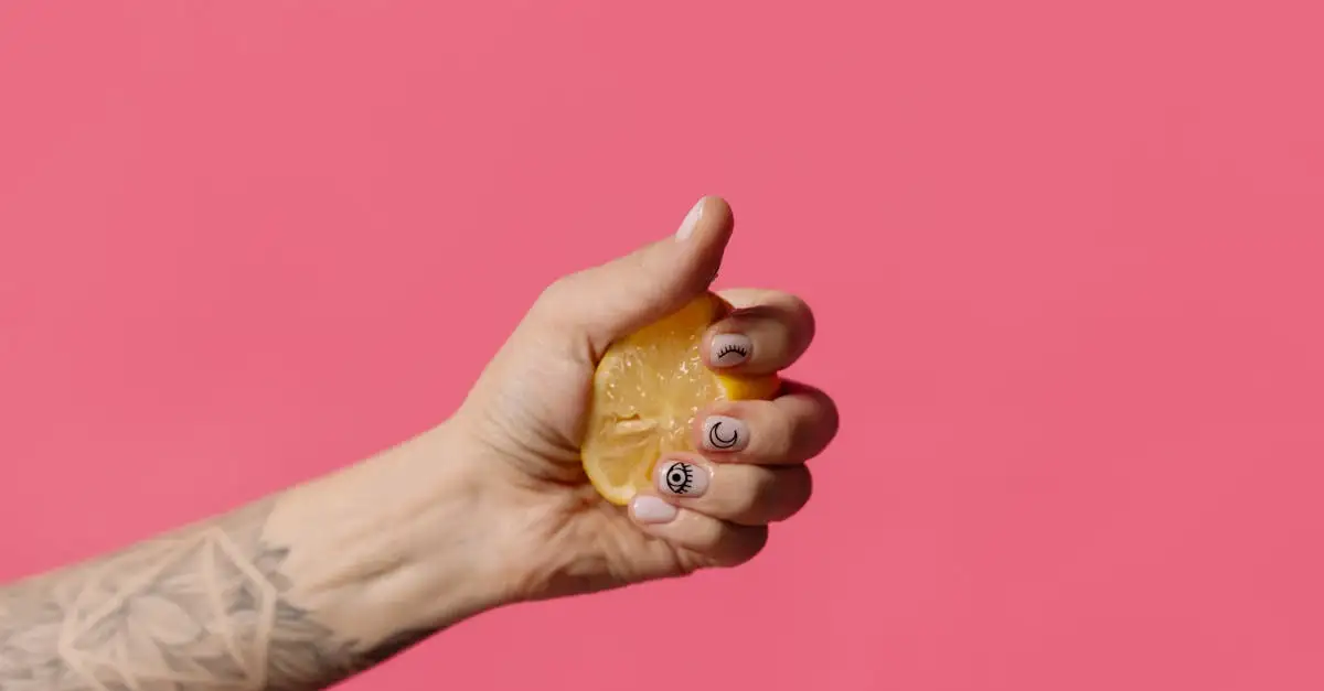 ¿Cómo fortalecer tus uñas con limón? Descubre consejos útiles.