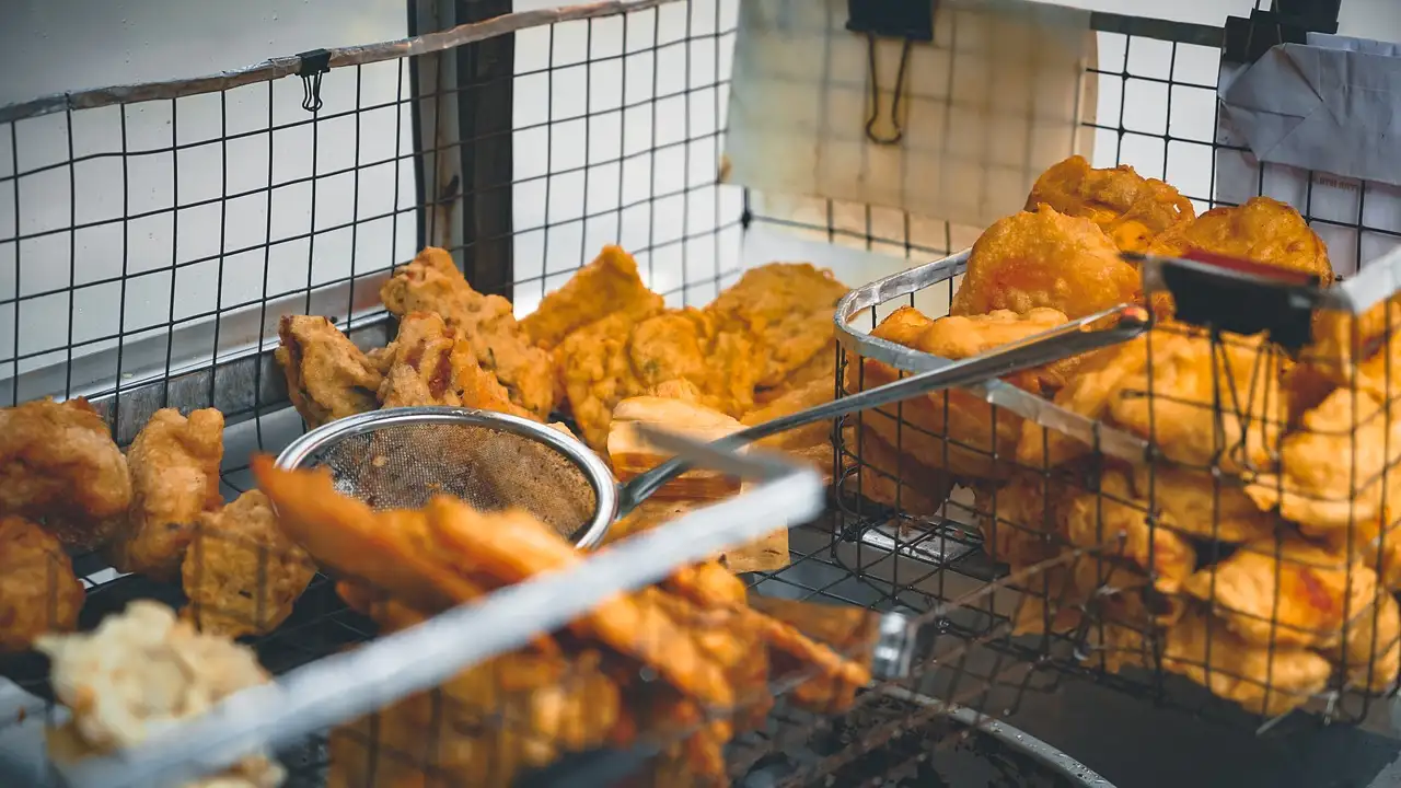 ¿Cuáles son las 3 especialidades culinarias más populares de Indonesia?