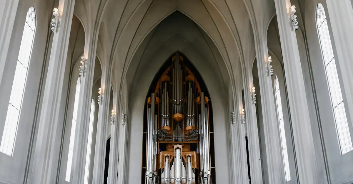 ¿Dónde está la iglesia de Reikiavik con columnas de basalto?