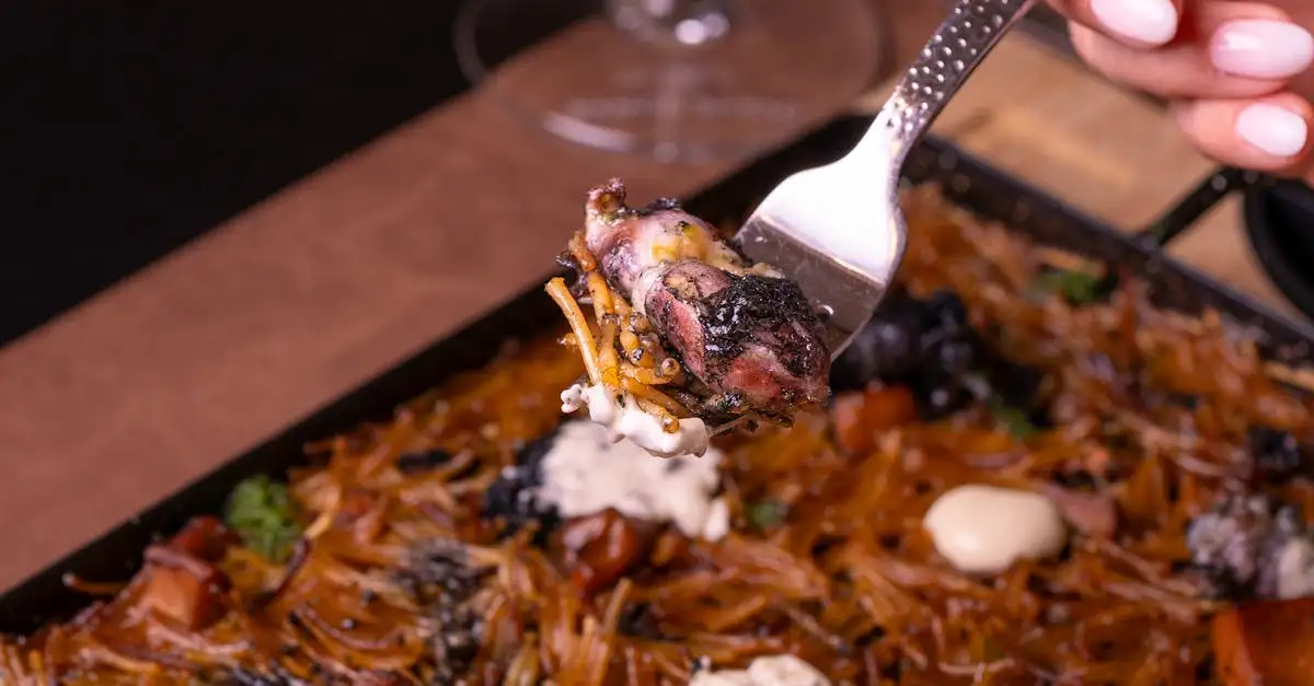 ¿Cómo evitar que los fideos se peguen al enjuagarlos?