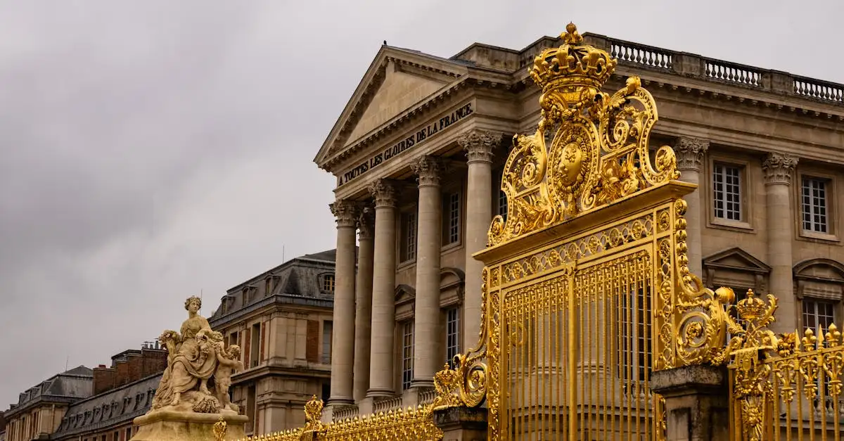 ¿Dónde está ubicado el Palacio de Versalles en Francia?