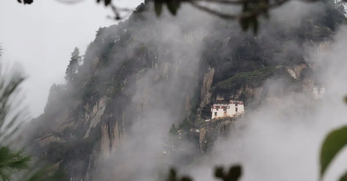 ¿Dónde se encuentra el famoso Paro Taktsang en Bután?
