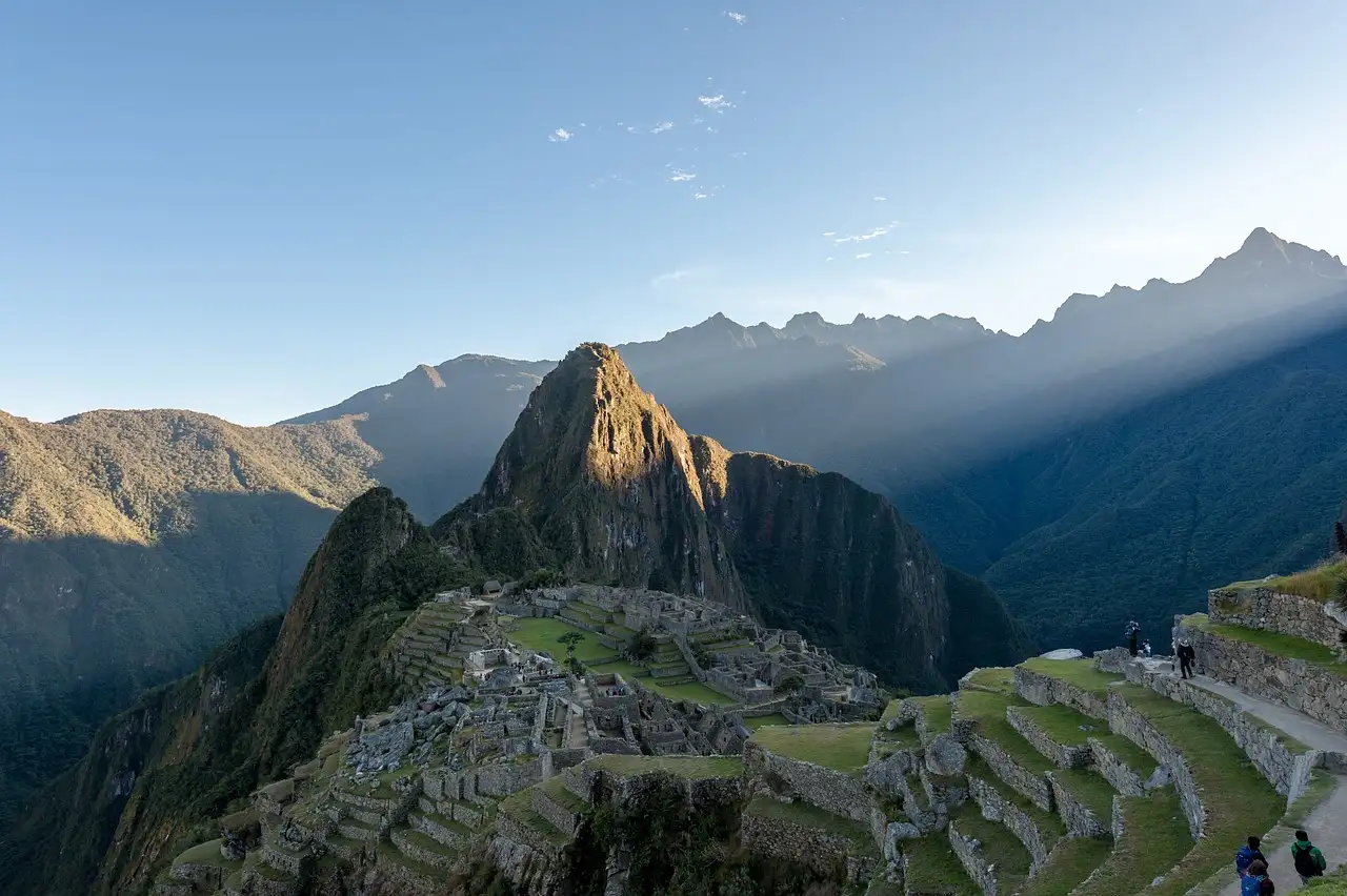 ¿Cómo intentaron los españoles acabar con la religión inca?
