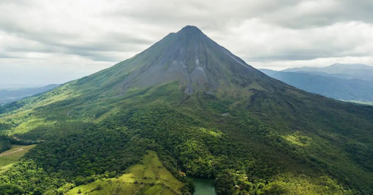 ¿Cuál es la región de Costa Rica del volcán Arenal?