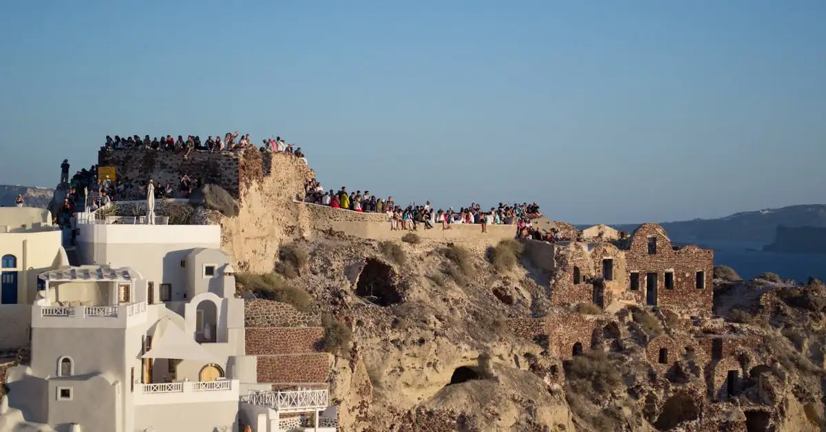 ¿Qué actividades disfrutar en la hermosa isla de Santorini?