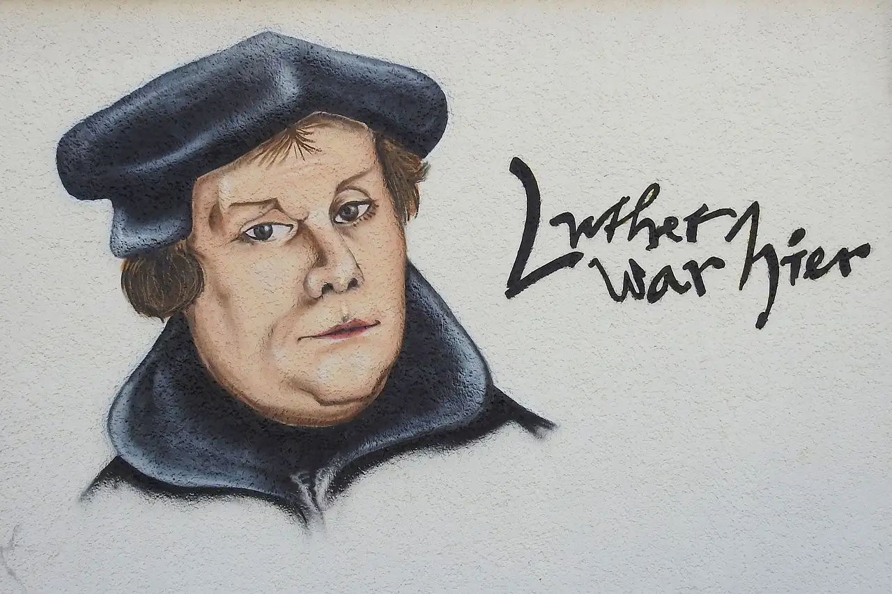 ¿Quién excomulgó a Martín Lutero en 1521?