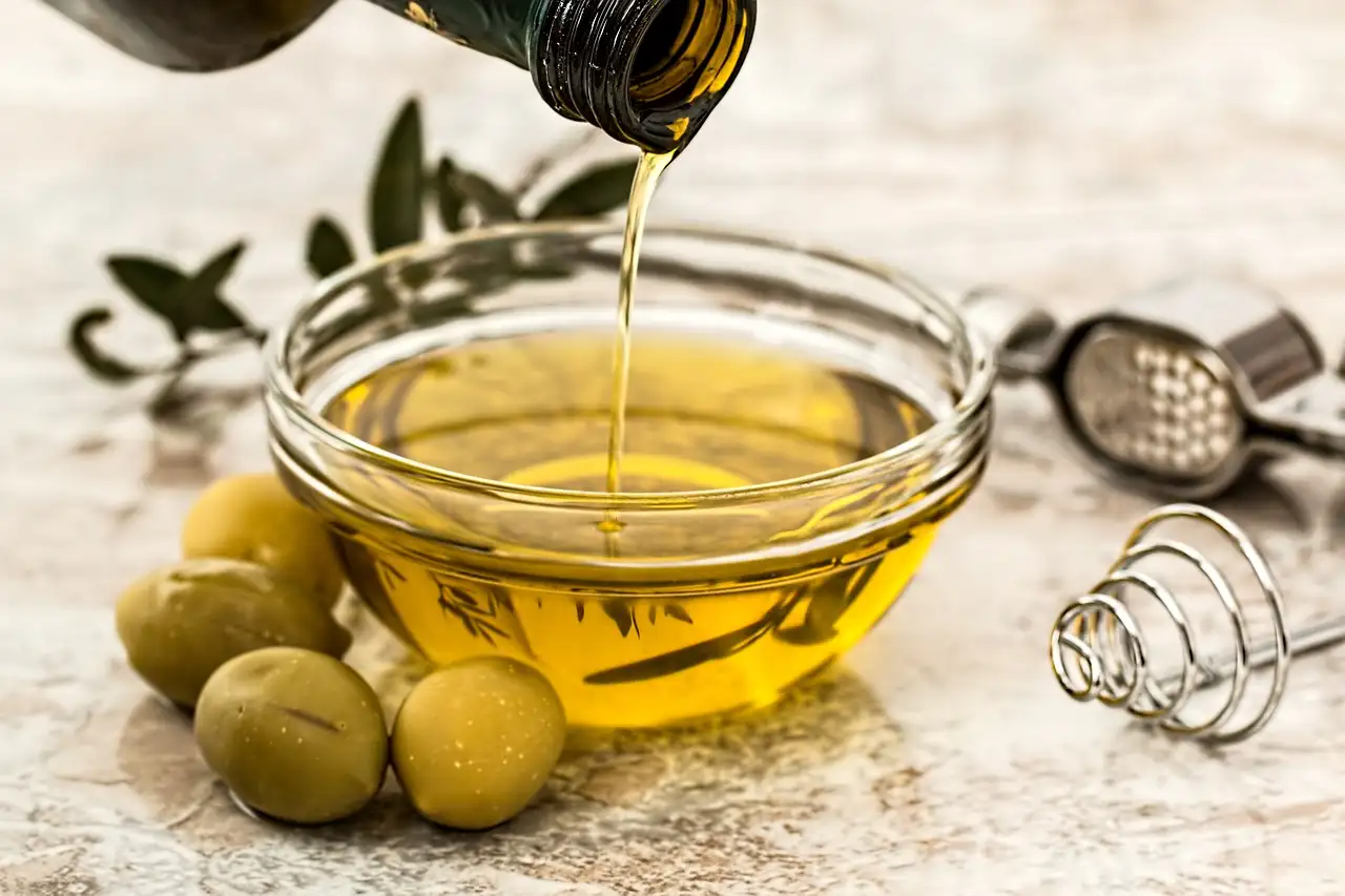 ¿Aceite de girasol o de oliva: cuál es más saludable?