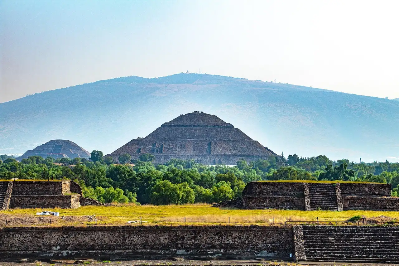 ¿Cómo construyeron los aztecas Tenochtitlán en un lago?