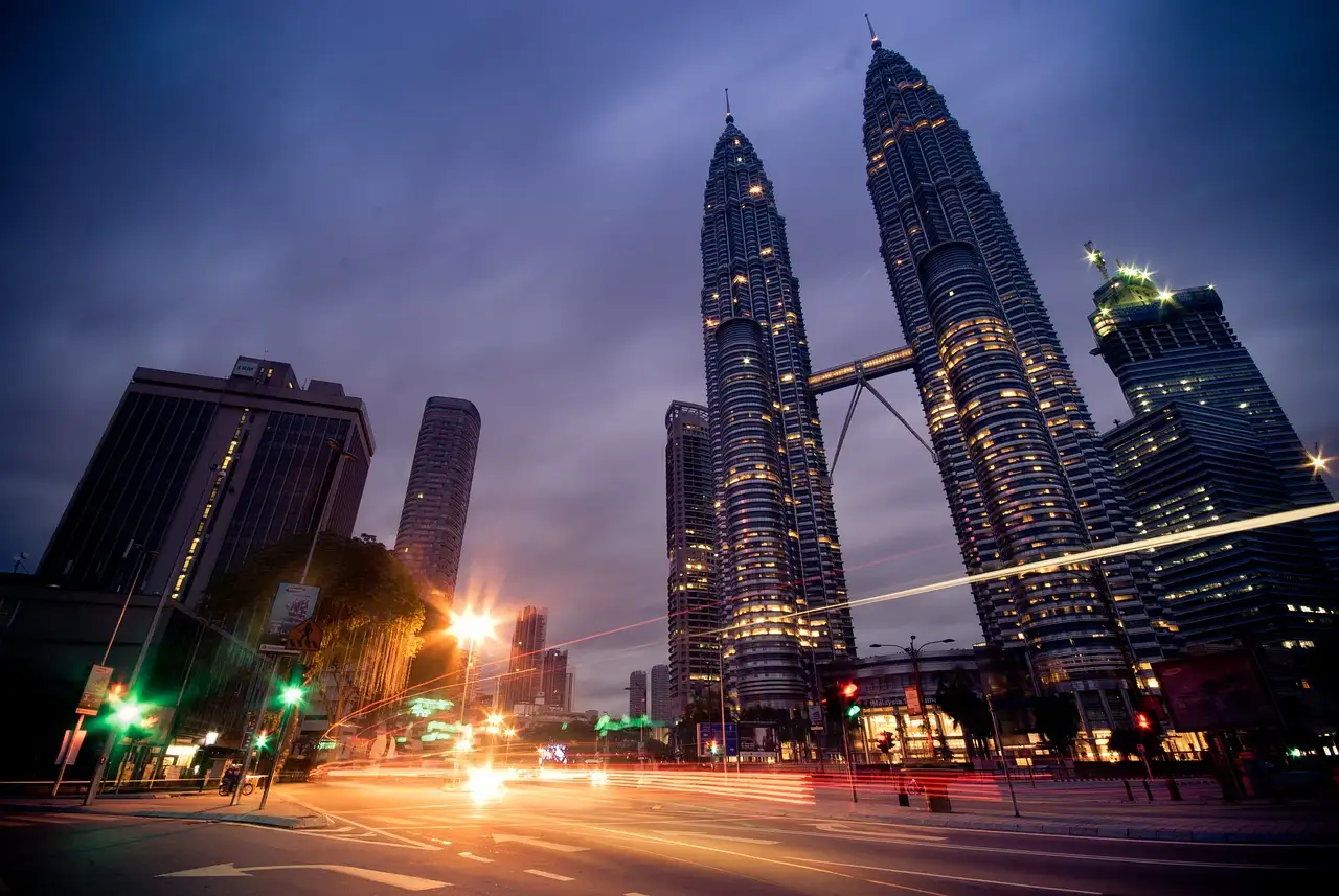 ¿Qué ciudad de Malasia fue el centro del comercio del estaño?