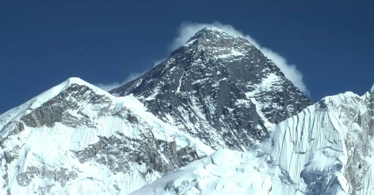 ¿Qué se puede ver en el Monte Everest desde Nepal?