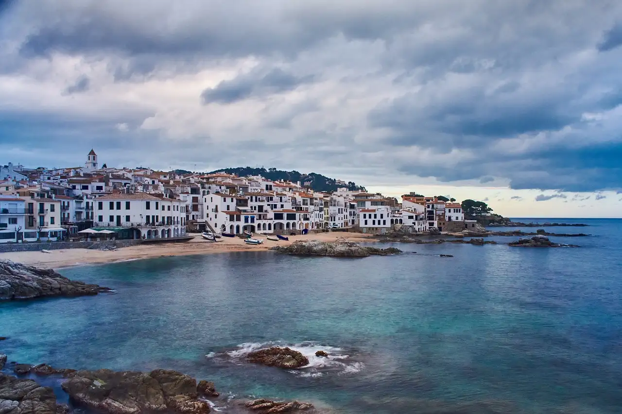 ¿Cuánto dura un vuelo de Ámsterdam a Costa Brava, España?