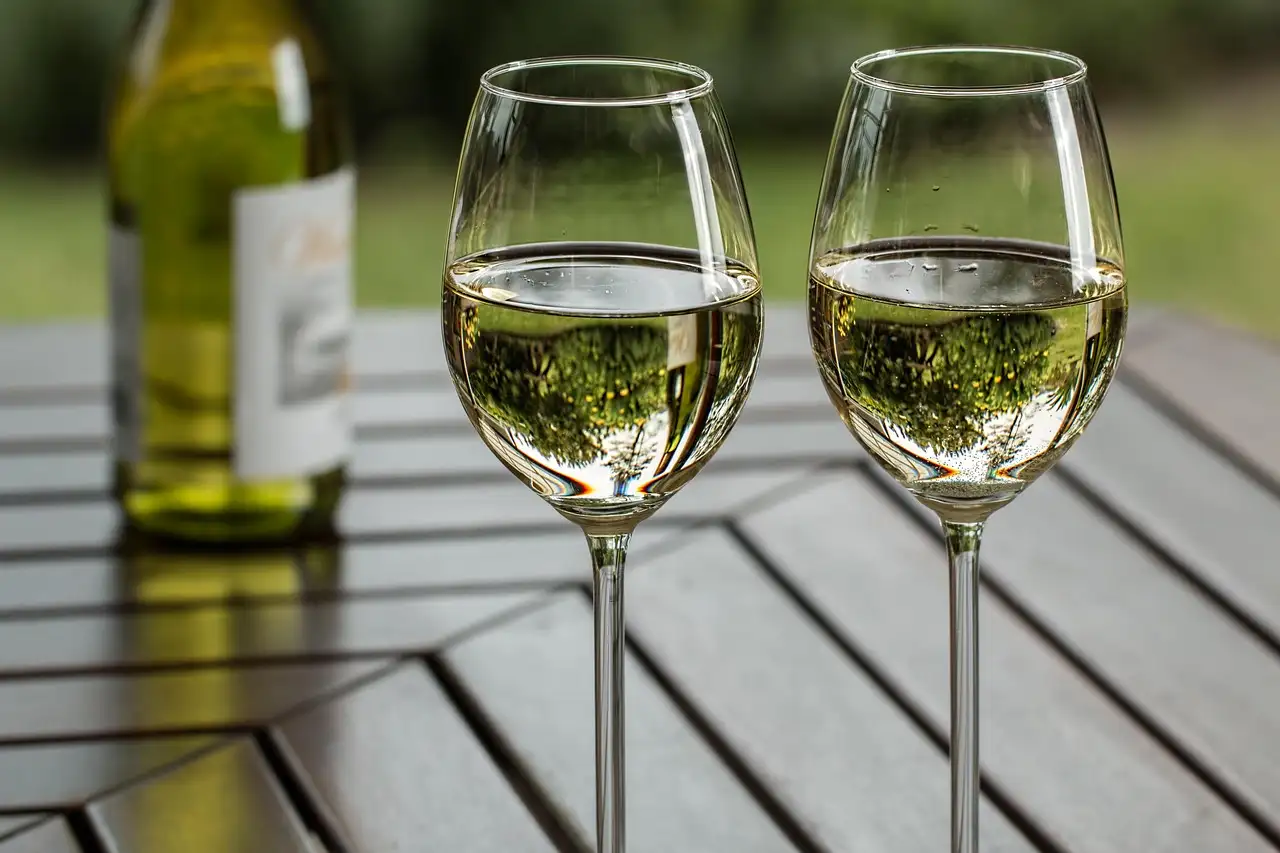 ¿Qué vino blanco marida mejor con sopa de pescado?