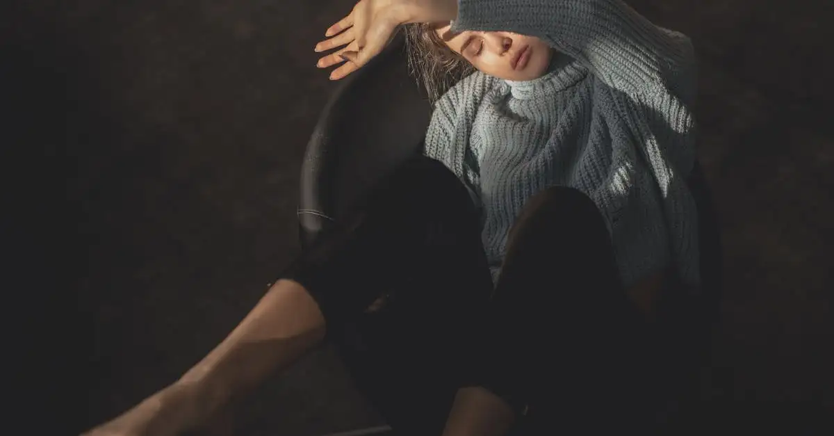 ¿Qué colores de ropa combinan con el cabello gris?