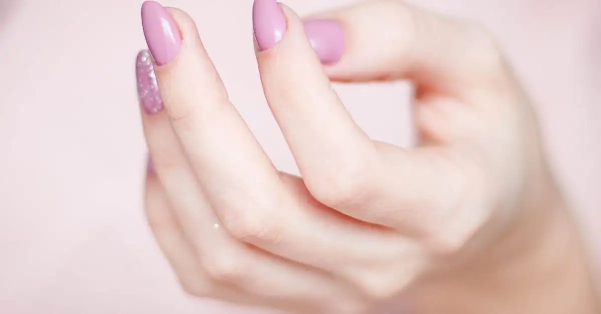 ¿Qué esmalte de uñas es ideal para ti? Descubre aquí.